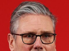 Troque Starmer por um líder interino, dizem os parlamentares trabalhistas… enquanto fontes afirmam que o assessor mais próximo do PM, McSweeney, está prestes a pedir demissão Deputados trabalhistas estão fazendo lobby para que candidatos menos controversos intervenham no escândalo atolado em Starmer