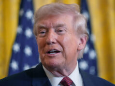 Trump: Deixe-os comer fumaça – e minha postagem racista foi ‘muito forte’ Trump: Deixe-os comer fumaça – e minha postagem racista foi ‘muito forte’