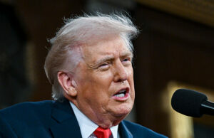 Trump apregoa preços mais baixos de medicamentos em qualquer lugar do mundo no Estado da União Trump apregoa preços mais baixos de medicamentos em qualquer lugar do mundo no Estado da União