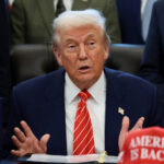 Trump ataca repórter por questionar sobreviventes de Epstein