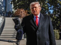 Trump critica Bill Maher na postagem do Truth Social como ‘extremamente nervoso’, ‘ZERO confiança em si mesmo’ O presidente Donald Trump fala com repórteres fora da Casa Branca.