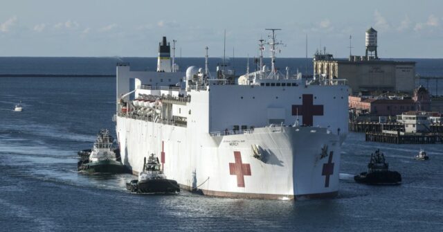 Trump diz que EUA estão enviando 'barco-hospital' para a Groenlândia Trump diz que EUA estão enviando 'barco-hospital' para a Groenlândia