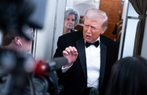 Trump diz que Irã e EUA estão conversando para evitar escalada militar Trump diz que Irã e EUA estão conversando para evitar escalada militar