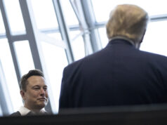Trump está ignorando o escândalo de abuso sexual infantil de X – mas a França não está Elon Musk gesticula enquanto discursa em um desfile interno de posse presidencial em Washington, segunda-feira, 20 de janeiro de 2025. (AP Photo)