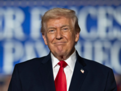 Trump expande almoço pré-estado da União com emissoras para incluir os principais editores do Breitbart Trump expande almoço pré-estado da União com emissoras para incluir os principais editores do Breitbart