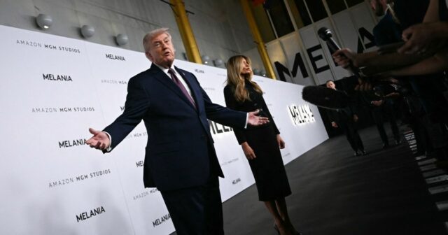 Trump fechará Kennedy Center para reformas em meio à reação dos artistas
