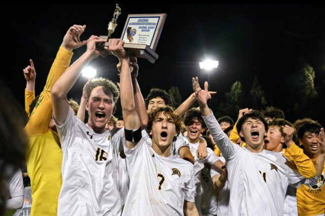 Último minuto: pênalti de Cyrus Shafie nos acréscimos da prorrogação leva Mountain View à coroa do CCS DI
