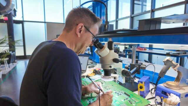 Um boom de data centers de IA está alimentando o negócio de armazenamento de energia da Redwood
