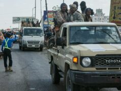 Um morto e 11 feridos no Iêmen depois que as forças de segurança dispersaram o ataque ao STC Um morto e 11 feridos no Iêmen depois que as forças de segurança dispersaram o ataque ao STC