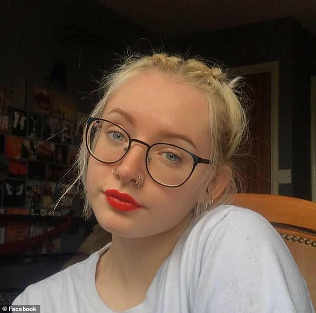 Uma jovem trágica morreu acidentalmente devido à toxicidade do paracetamol Jessica Reynolds, 23, tentou se matar em junho do ano passado, após a dolorosa separação de seu parceiro