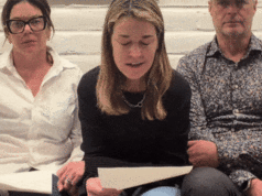 Uma mãe idosa em perigo, um intruso mascarado, uma celebridade agonizante: por que os americanos não conseguem desviar o olhar Savannah Guthrie (à esquerda) e sua mãe, Nancy Guthrie, no programa Today da NBC, ambientado em 2023.