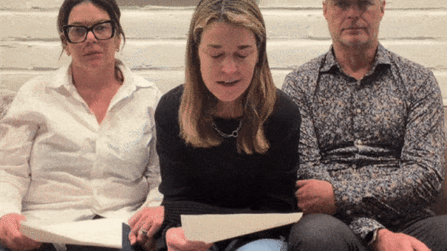 Savannah Guthrie (à esquerda) e sua mãe, Nancy Guthrie, no programa Today da NBC, ambientado em 2023.