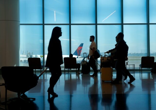 United Airlines emite aviso de check-in aos passageiros
