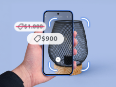 Usei o Google Lens para encontrar um ‘idiota’ para uma luminária de mesa cara e economizei US $ 100 Duas mulheres andando na rua, com alguns recursos do Google Lens em destaque e seu logotipo ao fundo.