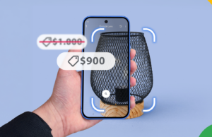 Usei o Google Lens para encontrar um ‘idiota’ para uma luminária de mesa cara e economizei US $ 100 Duas mulheres andando na rua, com alguns recursos do Google Lens em destaque e seu logotipo ao fundo.