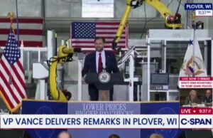 Vance faz malucos se gabarem de ser vice-presidente de Trump Yahoo news home