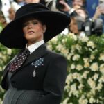 Veja a evolução do estilo selvagem do tapete vermelho de Rihanna ao longo das décadas