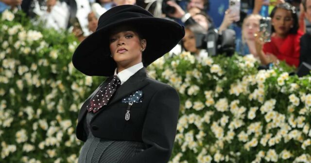 Veja a evolução do estilo selvagem do tapete vermelho de Rihanna ao longo das décadas
