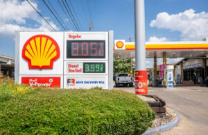 Veja quanto os preços do gás na Califórnia aumentaram em relação à semana passada Yahoo news home