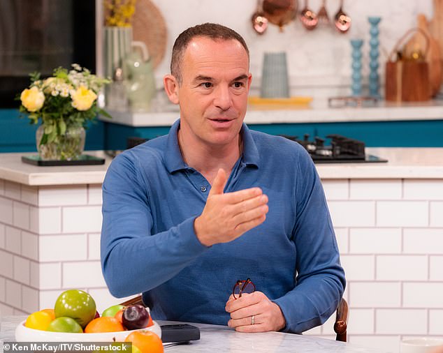 Verdade desagradável sobre o arrogante Martin Lewis: ele é o Martin Lewis tornou-se uma das figuras mais confiáveis nas nossas telas de TV... mas, escreve Will Nutting, seu conselho é a pior coisa depois de enfiar notas debaixo do colchão