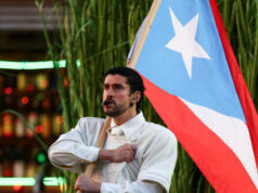 Vídeo: Bad Bunny termina o intervalo do Super Bowl apenas em espanhol com mensagem de imigração política Vídeo: Bad Bunny termina o intervalo do Super Bowl apenas em espanhol com mensagem de imigração política