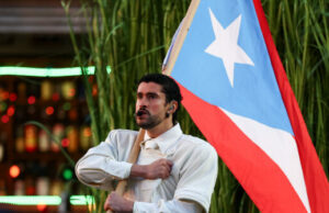 Vídeo: Bad Bunny termina o intervalo do Super Bowl apenas em espanhol com mensagem de imigração política Vídeo: Bad Bunny termina o intervalo do Super Bowl apenas em espanhol com mensagem de imigração política