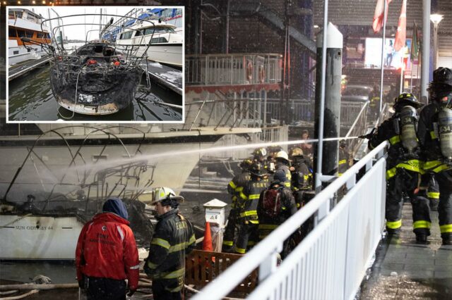 O incêndio começou a bordo do Sun Odyssey 44 por volta das 2h40 na 12th Avenue e West 23rd Street, perto do Pier 63 de Chelsea, disse o FDNY. 