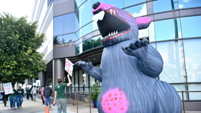 WGA pretende voltar o foco para os estúdios, enquanto a equipe permanece em greve
