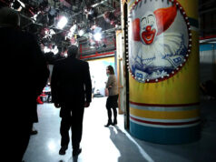 WGN-TV demite oito repórteres e âncoras na segunda-feira em redução massiva Yahoo news home