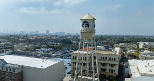 Warner Bros. Discovery diz que está revisando a nova oferta da Paramount
