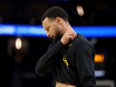Warriors compartilham resultados da ressonância magnética de Steph Curry no joelho direito Warriors compartilham resultados da ressonância magnética de Steph Curry no joelho direito