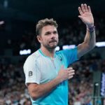 Wawrinka, 40, vence o jovem de 17 em Roterdã no início da temporada de despedida