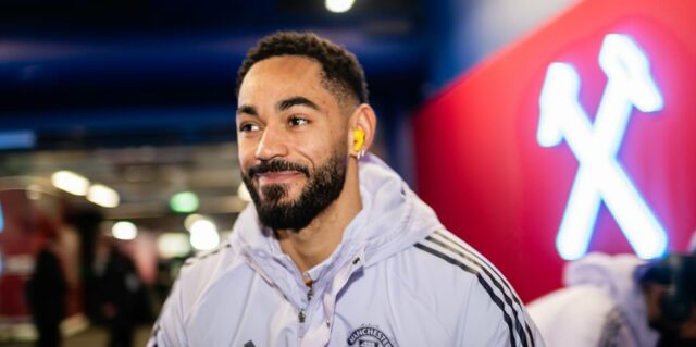 West Ham x Manchester United - Premier League AO VIVO: placar mais recente, notícias do time e atualizações enquanto os Red Devils tentam fazer CINCO vitórias consecutivas na liga - enquanto o torcedor viral se prepara para o primeiro corte de cabelo em quase 500 DIAS
