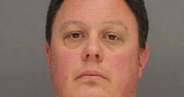 Homem do Tennessee é preso depois que a esposa encontra vídeos de uma babá adolescente nua em seu telefone