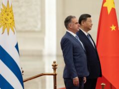 Xi da China pede “mundo igualitário e multipolar” em encontro com líder do Uruguai Yahoo news home