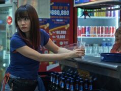 Yeo Yann Yann no filme da competição de Berlim ‘We Are All Strangers’, jornada de 13 anos com Anthony Chen e Finding Hope in Struggle Yeo Yann Yann no filme da competição de Berlim 'We Are All Strangers', jornada de 13 anos com Anthony Chen e Finding Hope in Struggle