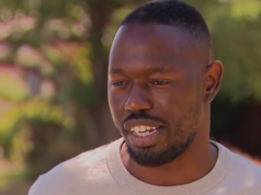 YouTuber achou que ia morrer durante arrombamento com facão Um YouTuber diz que pensou que iria morrer quando intrusos, armados com facões, invadiram sua casa no sudeste de Melbourne.