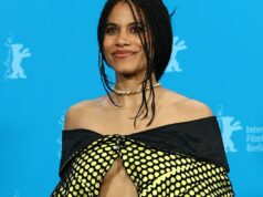 Zazie Beetz diz que ‘Precisamos reunir as tropas’ contra a IA: ‘Deixe as pessoas loucas com isso e faça alguma coisa’ Zazie Beetz diz que 'Precisamos reunir as tropas' contra a IA: 'Deixe as pessoas loucas com isso e faça alguma coisa'