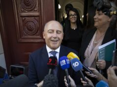 ‘A vida continua’: Tony Mokbel revela planos como homem livre Tony Mokbel sai em liberdade da Suprema Corte de Melbourne. Foto de Jason Sul. 6 de fevereiro de 2026.