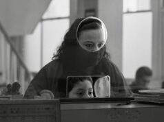 ‘As crianças são cineastas por natureza’, diz Fernando Eimbcke, cujas ‘moscas’ competem pelo Urso de Ouro na Berlinale, revela trailer (EXCLUSIVO) ‘As crianças são cineastas por natureza’, diz Fernando Eimbcke, cujas ‘moscas’ competem pelo Urso de Ouro na Berlinale, revela trailer (EXCLUSIVO)