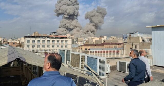 ‘O Irã pode acabar com isso agora’: Líderes mundiais reagem ‘O Irã pode acabar com isso agora’: Líderes mundiais reagem aos ataques EUA-Israel