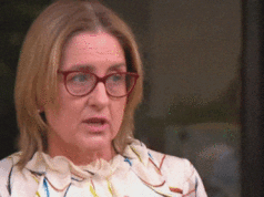 ‘Peço que retire esse último comentário’: o confronto furioso de Jacinta Allan com o repórter A primeira-ministra vitoriana, Jacinta Allan, revela tudo em conferência de imprensa em 19 de fevereiro de 2026.