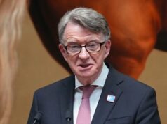 ‘Sob pressão’: político do Reino Unido enviou a Epstein detalhes do imposto sobre mineração australiano David Crowe