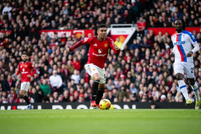 115 toques, 77 passes: Esqueça Fernandes, seu companheiro estava em todo lugar contra o Palace
