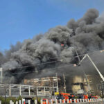Equipes de emergência no local do incêndio em Daejeon em 20 de março de 2026Crédito: Kim So-yeon/Yonhap via AP