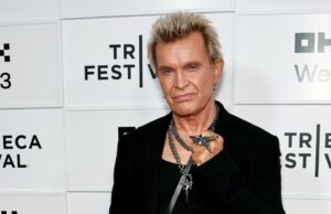 Billy Idol diz que fumar crack o ajudou a largar a heroína em meio a lutas contra o vício Estrelas que falaram sobre o uso de cocaína
