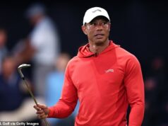 Tiger Woods envolvido em acidente de carro capotado na Flórida Tiger Woods se envolveu em um acidente de carro na Flórida na tarde de sexta-feira