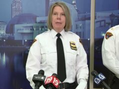 2 meninas encontradas mortas em 2 malas eram relacionadas, pessoa de interesse questionada 2 meninas encontradas mortas em 2 malas eram relacionadas, pessoa de interesse questionada