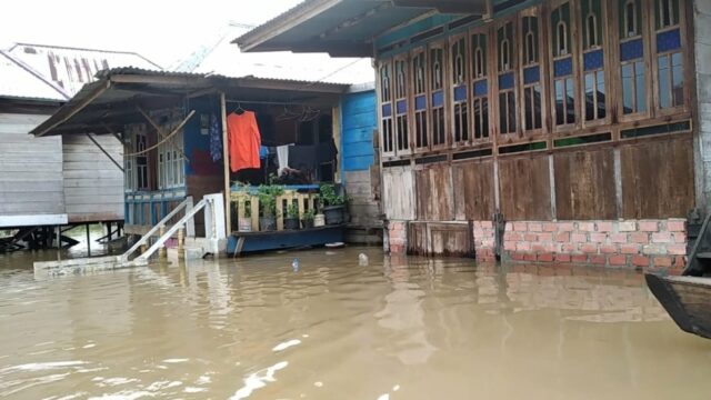 22 Rumah di Balantak Utara Terendam Banjir Imbas Hujan Deras 22 Rumah di Balantak Utara Terendam Banjir Imbas Hujan Deras