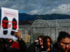 46 pessoas até agora detidas pelo ICE fora da prisão do condado de Santa Clara, gerando protestos Pessoas se reúnem para protestar contra o ICE na prisão de Elmwood em Milpitas,...
